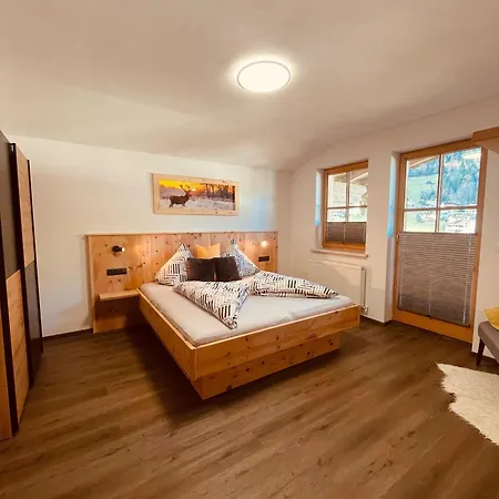 Julia, Apartamento Finkenberg